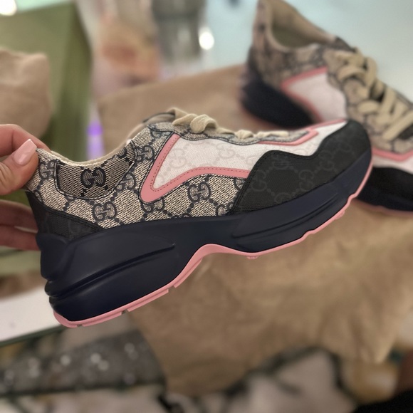 ✨•GUCCI NEW authentic Women’s GG Rhyton Sneakers•✨ - Picture 9 of 12